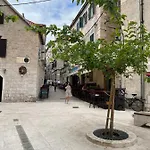 Devivi * Split